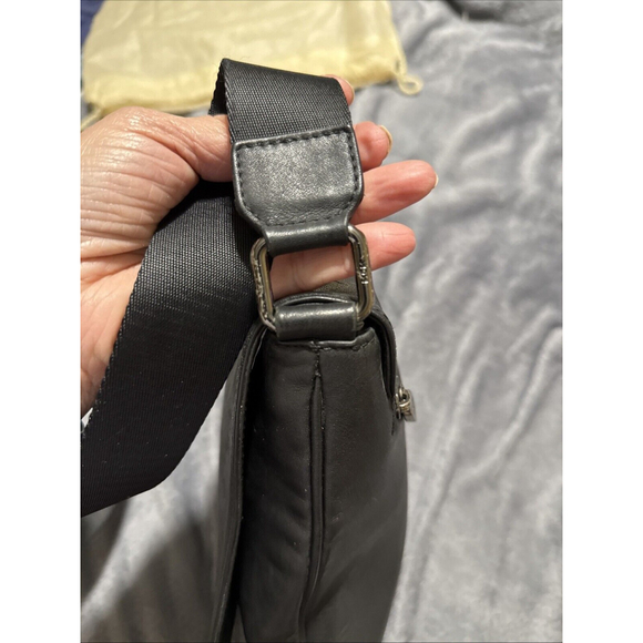 MCM Crossbody Leather Black Messenger Handbag Unisex - Picture 7 of 17